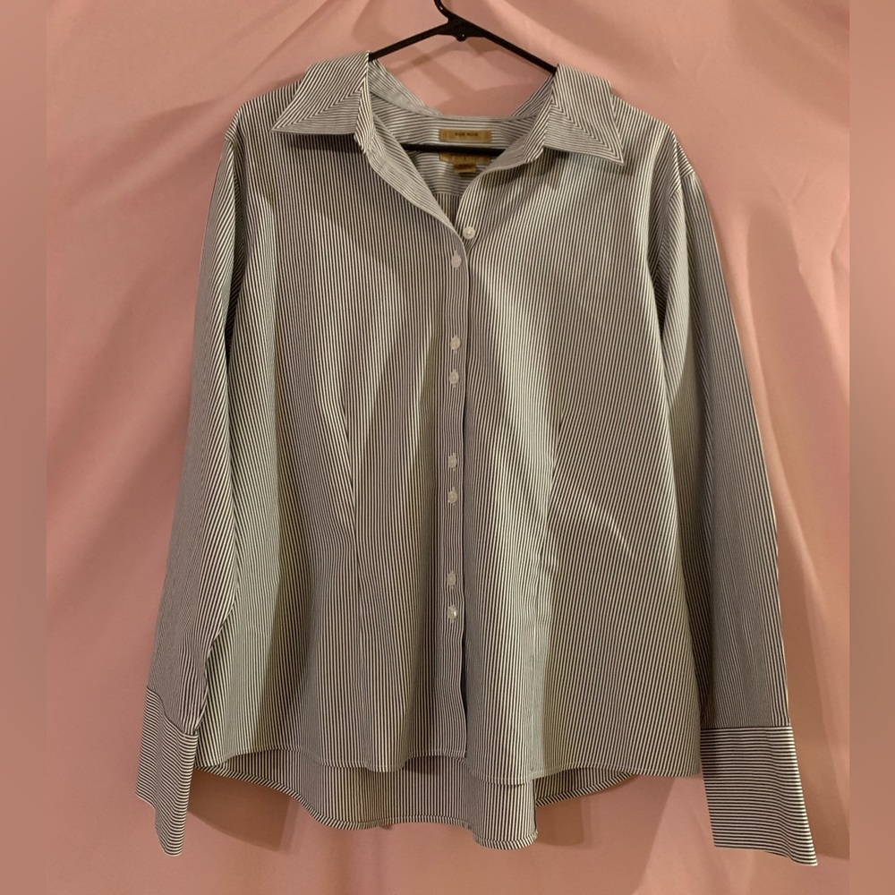 Gold Label Investments women’s button up black and white pin striped blouse.